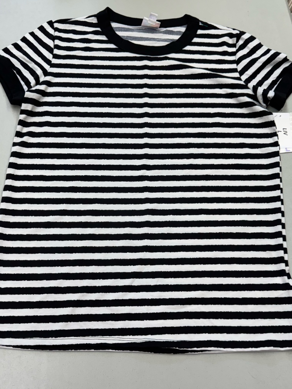 LuLaRoe Black and White Vertical Stripe Short Sleeve Top